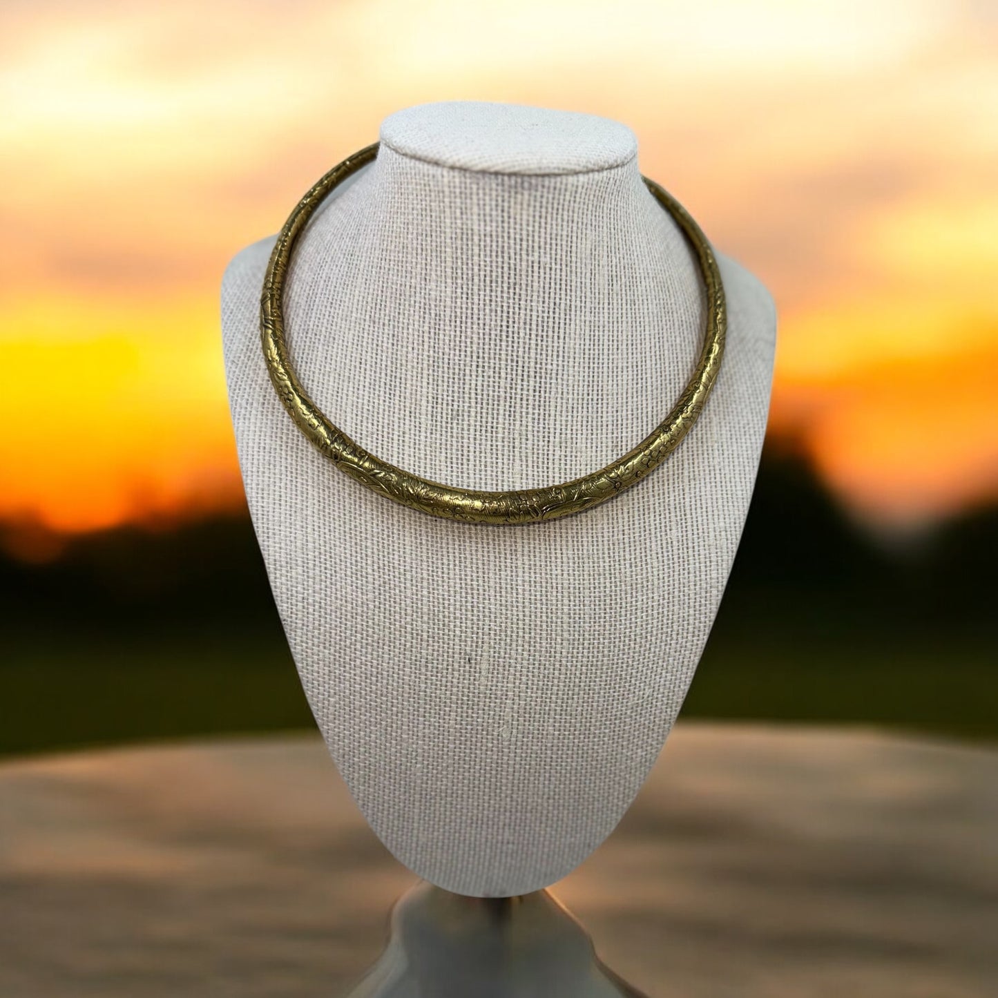 Round Elegant brass necklace choker