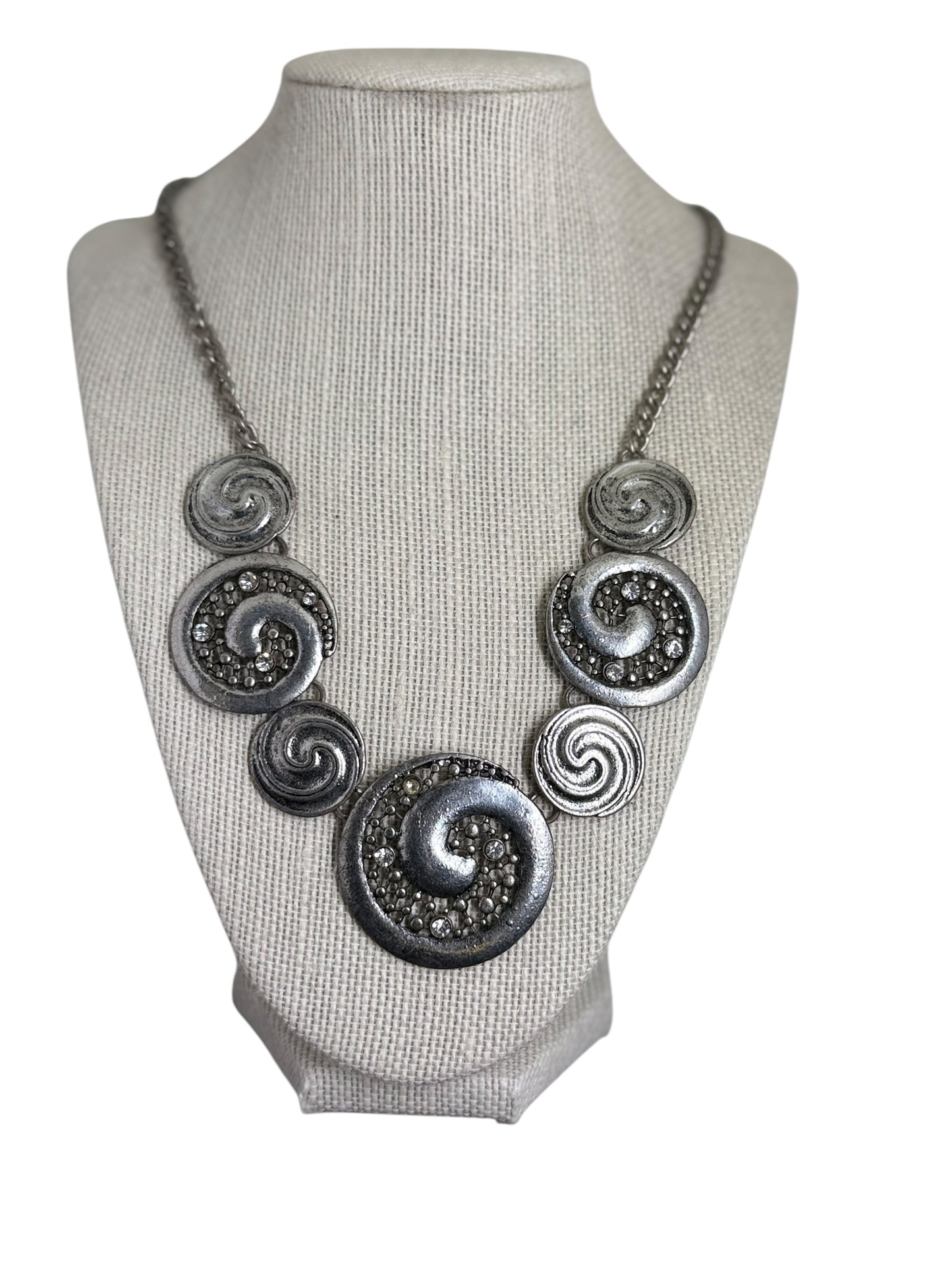 Silver swirl necklace
